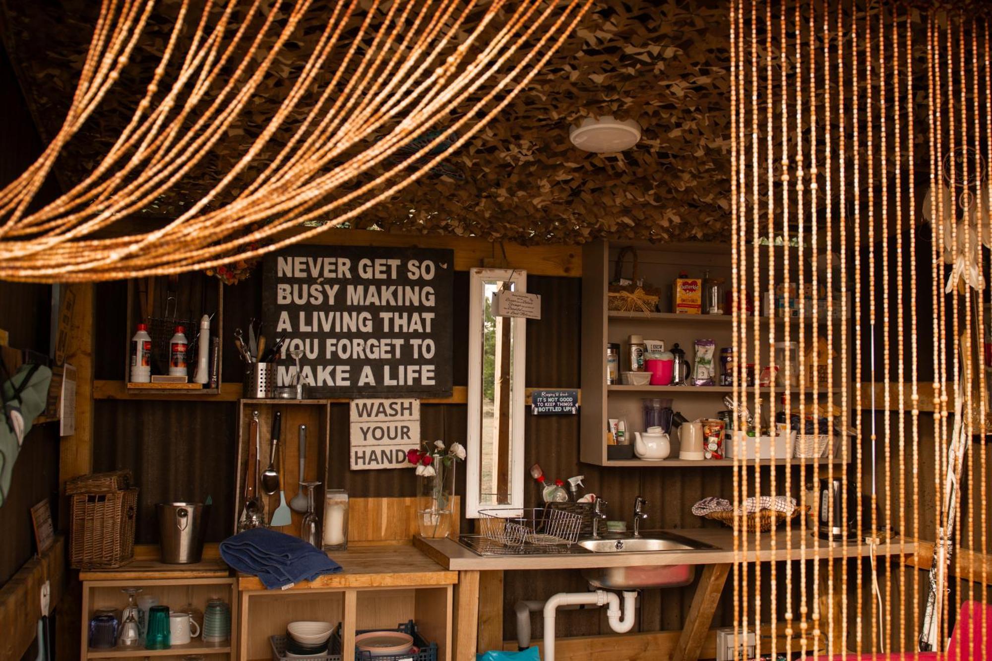 Hotel The Follies Glamping à Maidstone Extérieur photo