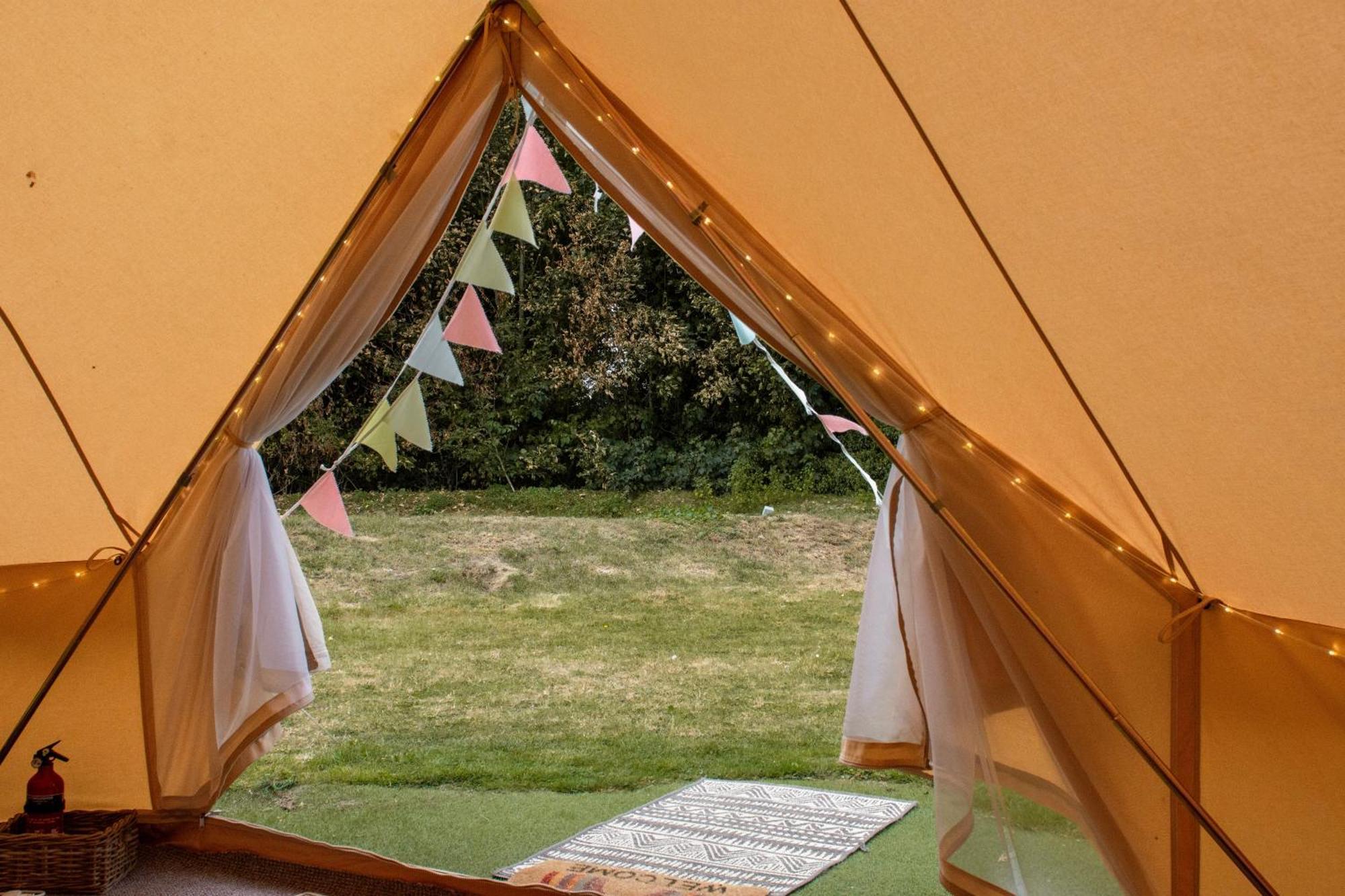 Hotel The Follies Glamping à Maidstone Extérieur photo